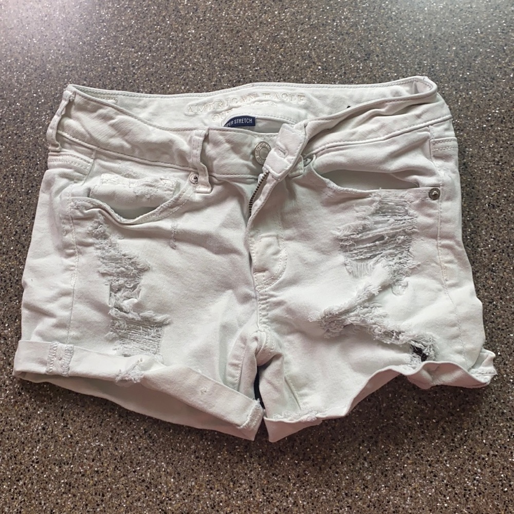 American Eagle white midi shorts size 4